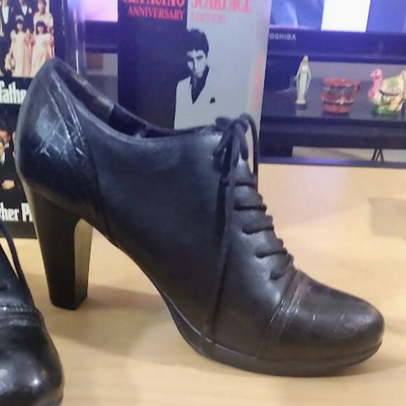 Rialto Black Bootie Shoe Laced Boot Faux leather womens size 7.5 M - Picture 8 of 12